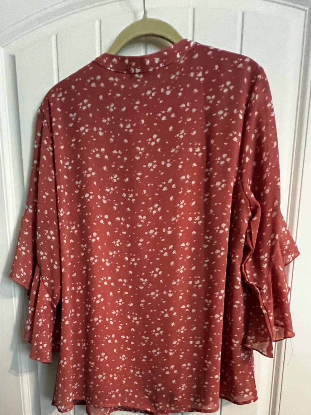 Women's Dusty Rose Floral Split-Neck Ruffle Sleeve Blouse - Picture 3 of 3